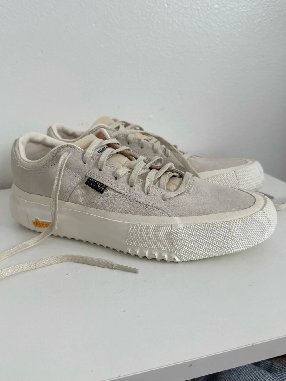 Brandblack Low-Top Sneakers in Cream/Beige